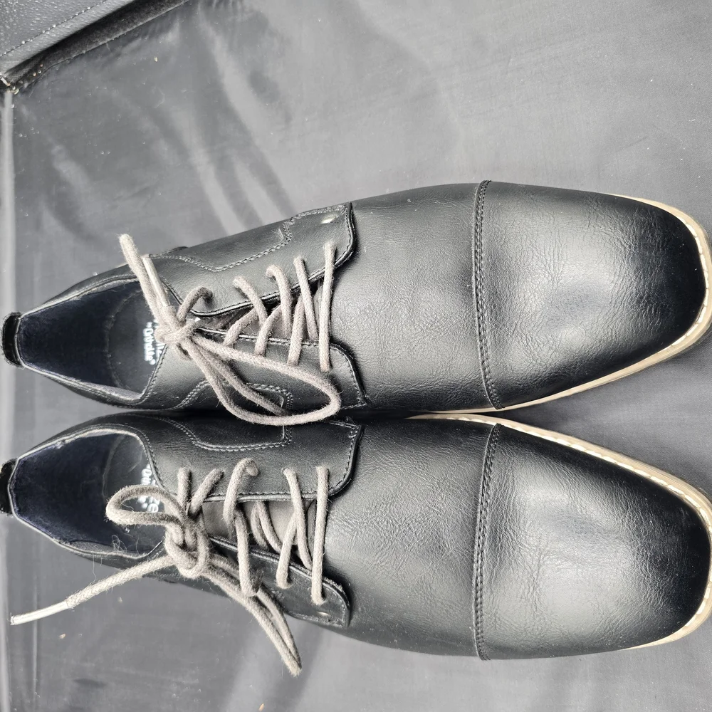 Sonoma Black Oxfords‎ with Classic Leather Design